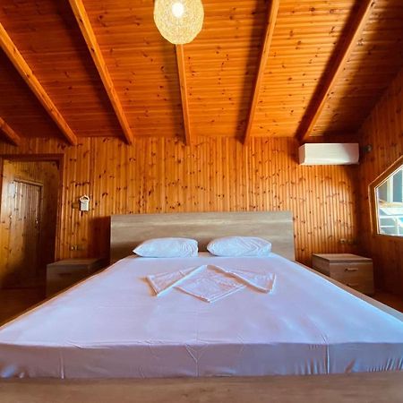 Wild Villa Apartments Sarandë Eksteriør bilde